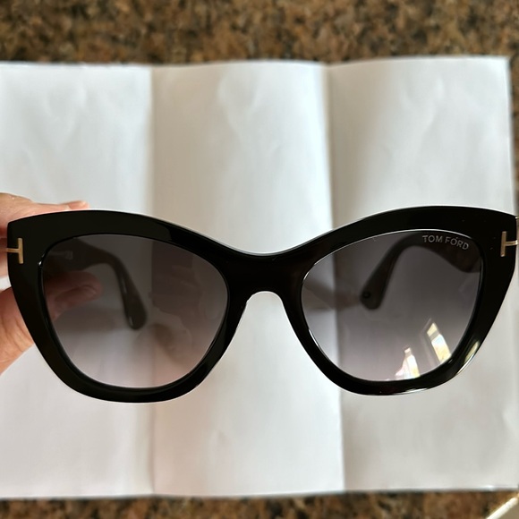 Sunglasses - Picture 8 of 10